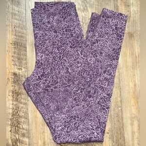 Lulu Lemon Athletica Align 25” Leggings Size 6 Purple Floral Pattern